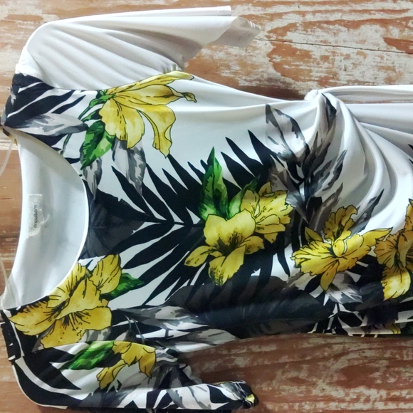 Dress - Picture 3 of 4